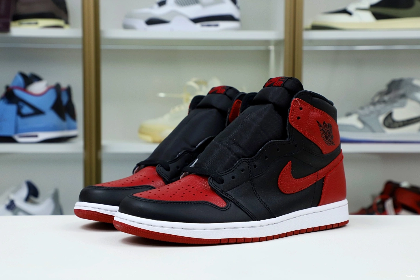 JORDAN AIR HIGH 1 'BRED' RETRO OG 0717